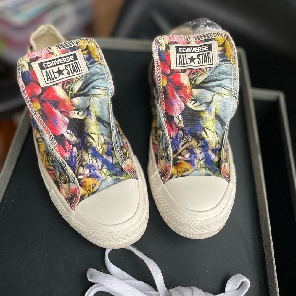 New Floral Styling on the Converse Chuck Taylor Ox Wns 6